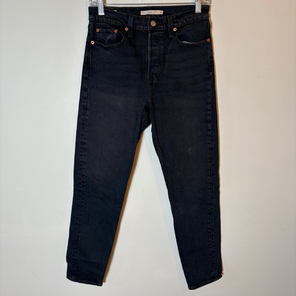 Levi's Wedgie Straight Jeans Size 26 Black Button Fly High‎ Rise Denim